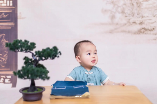 泽州宝宝喊肚子疼怎么回事